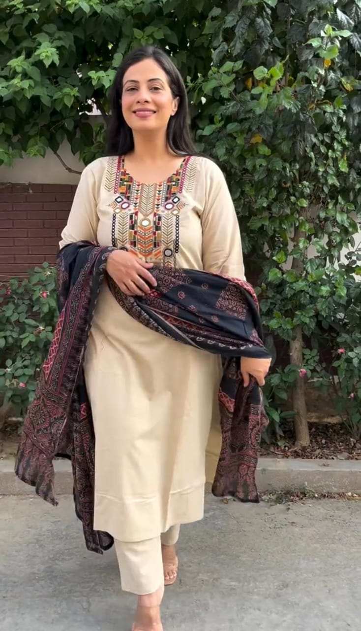 Gulbahar Gota Work Kurti Set