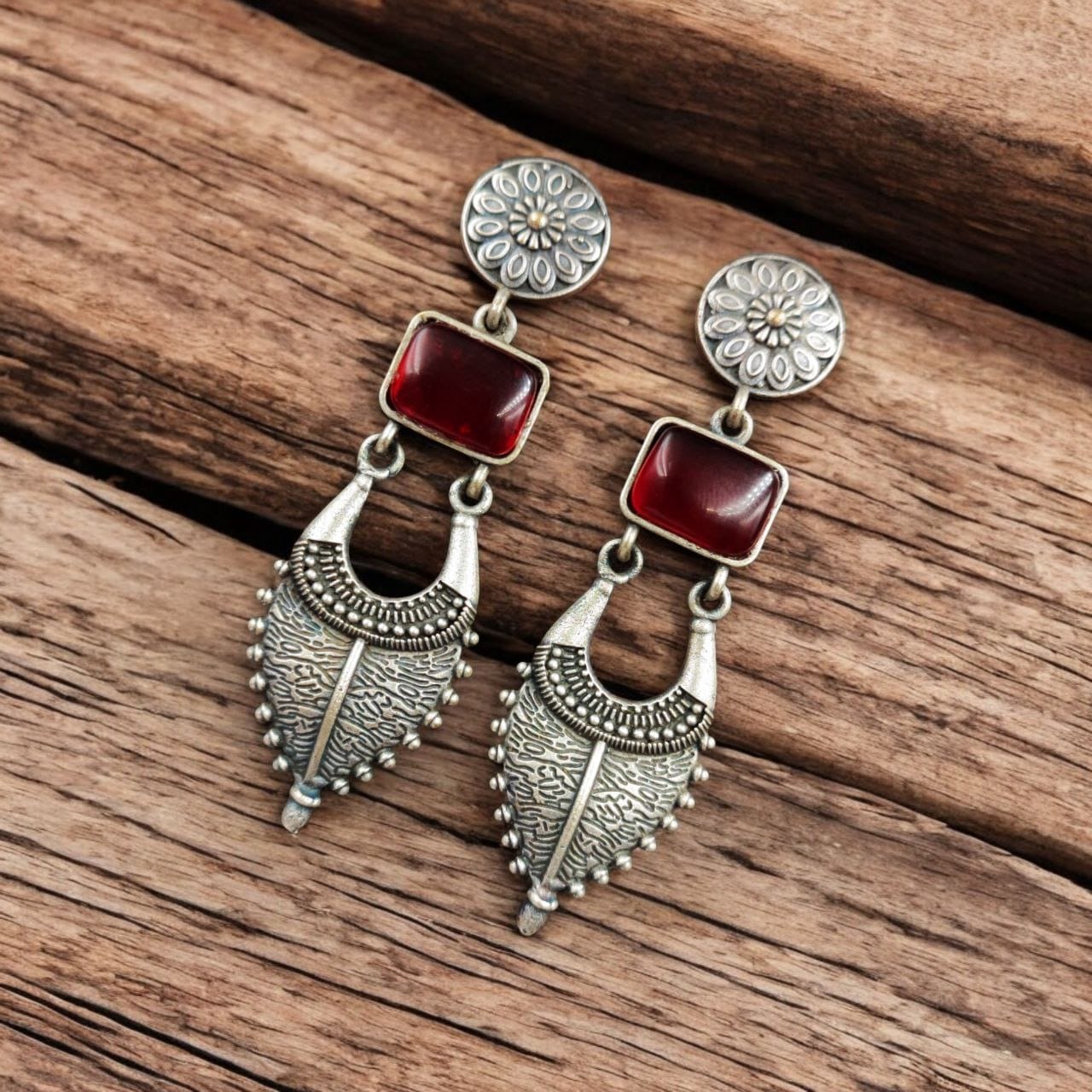 Maabetii Red Silver Look- Alike Jhumka with Square Stone