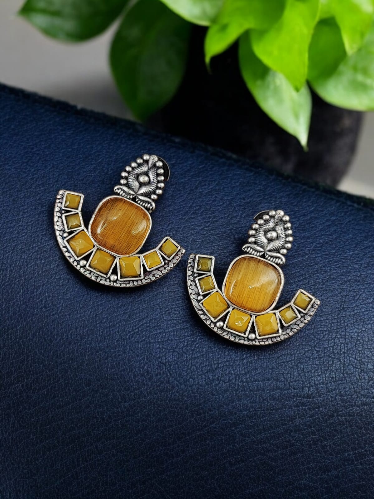 Maabetii Yellow Antique Oxidised Stone Stud Earring
