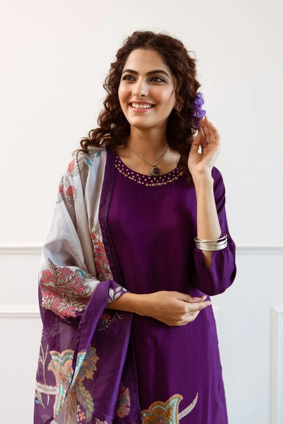 Hand-embroidered silk suit set with smooth lining