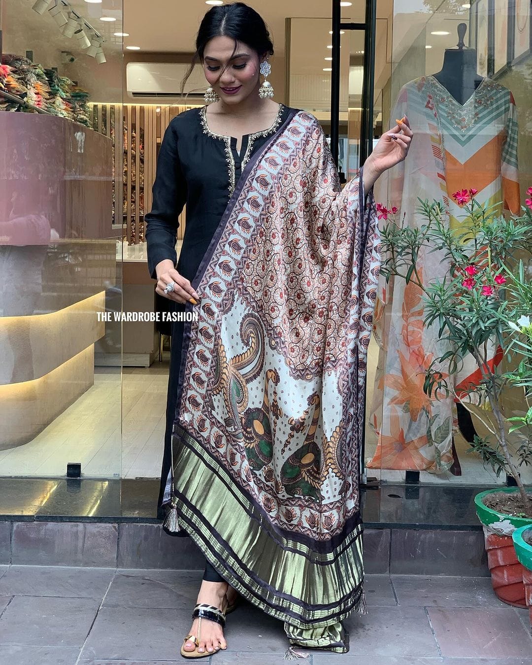 Maabetii Black Embroider Handwork Cotton Straight Suit Set
