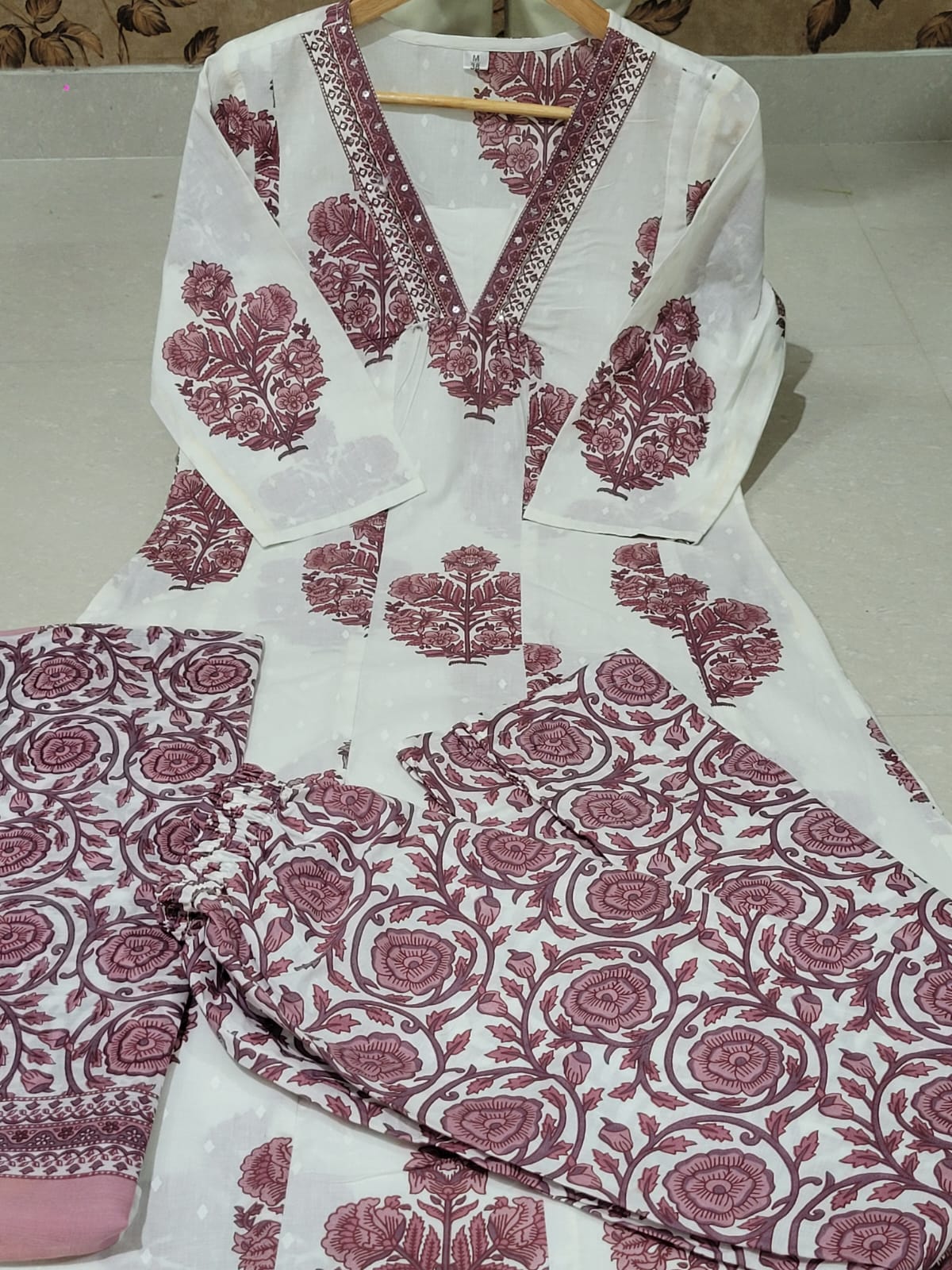 Maabetii Pink Handwork Cotton Alia Cut Suit Set
