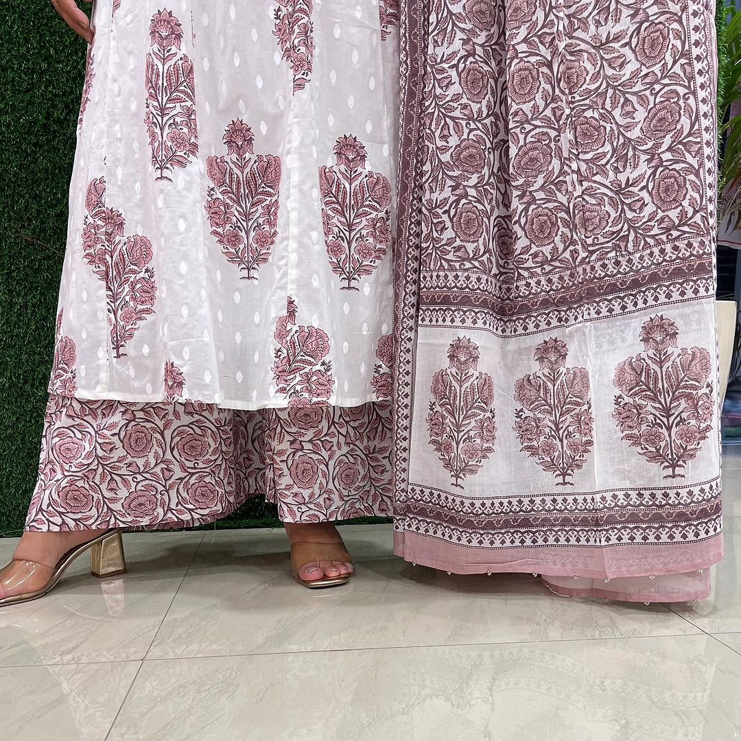 Maabetii Pink Handwork Cotton Alia Cut Suit Set
