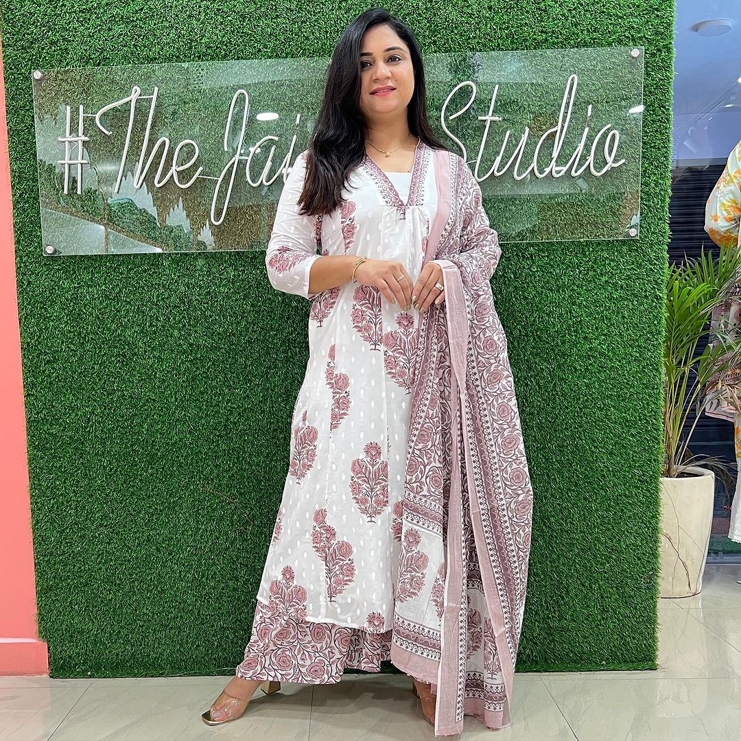 Maabetii Pink Handwork Cotton Alia Cut Suit Set