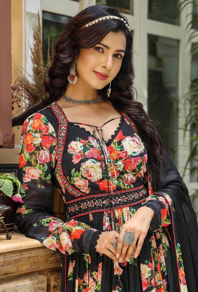 Zoya Black Naira Cut Suit