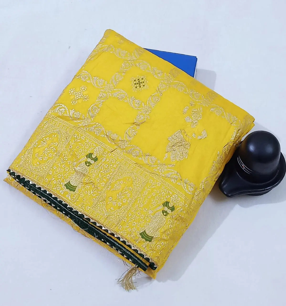Zarika Traditional Meena Zari Saree