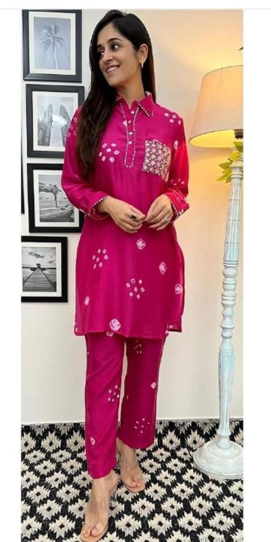 Bandhani rayon kurta with embroidery