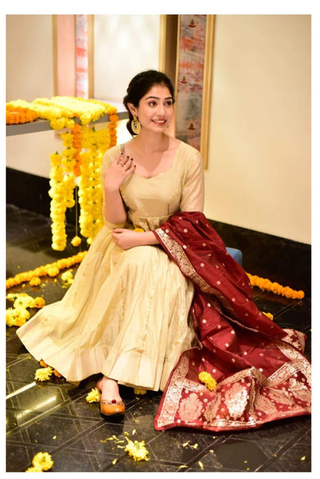 Full festive outfit with chanderi kurti, pant, and dupatta

