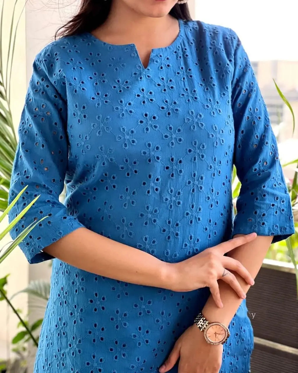 Women’s cotton kurti set featuring highlighted fabric pattern