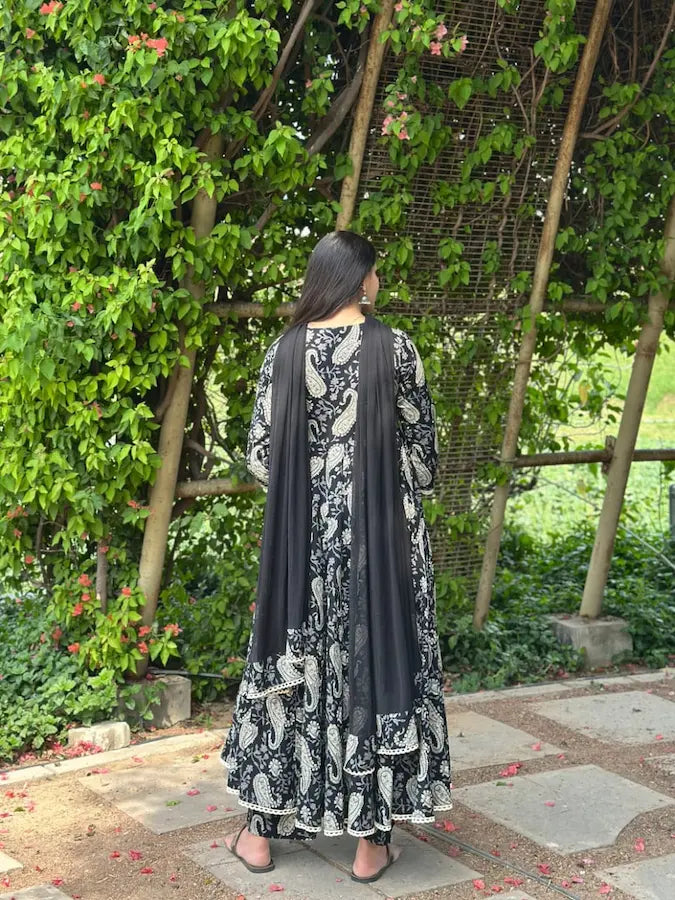Elegant cotton Anarkali kurti with lace border chiffon dupatta