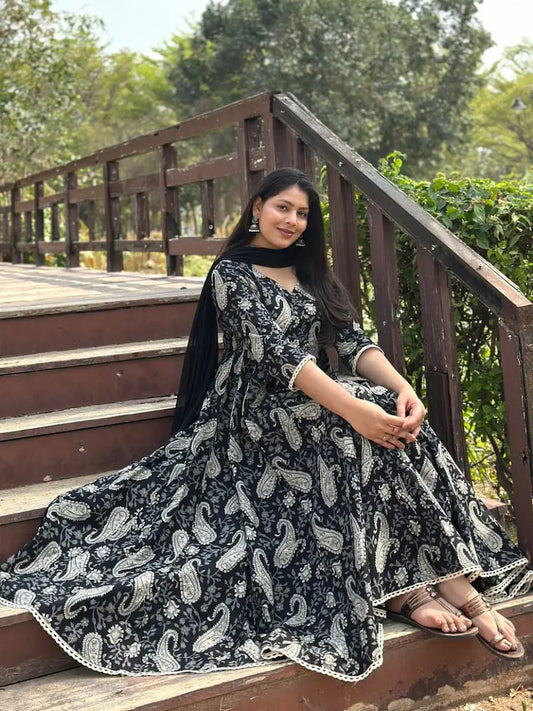 Black cotton Anarkali kurti set with pant and chiffon dupatta