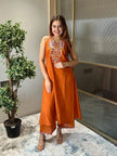 Elegant embroidered cotton kurta set with versatile sleeve option