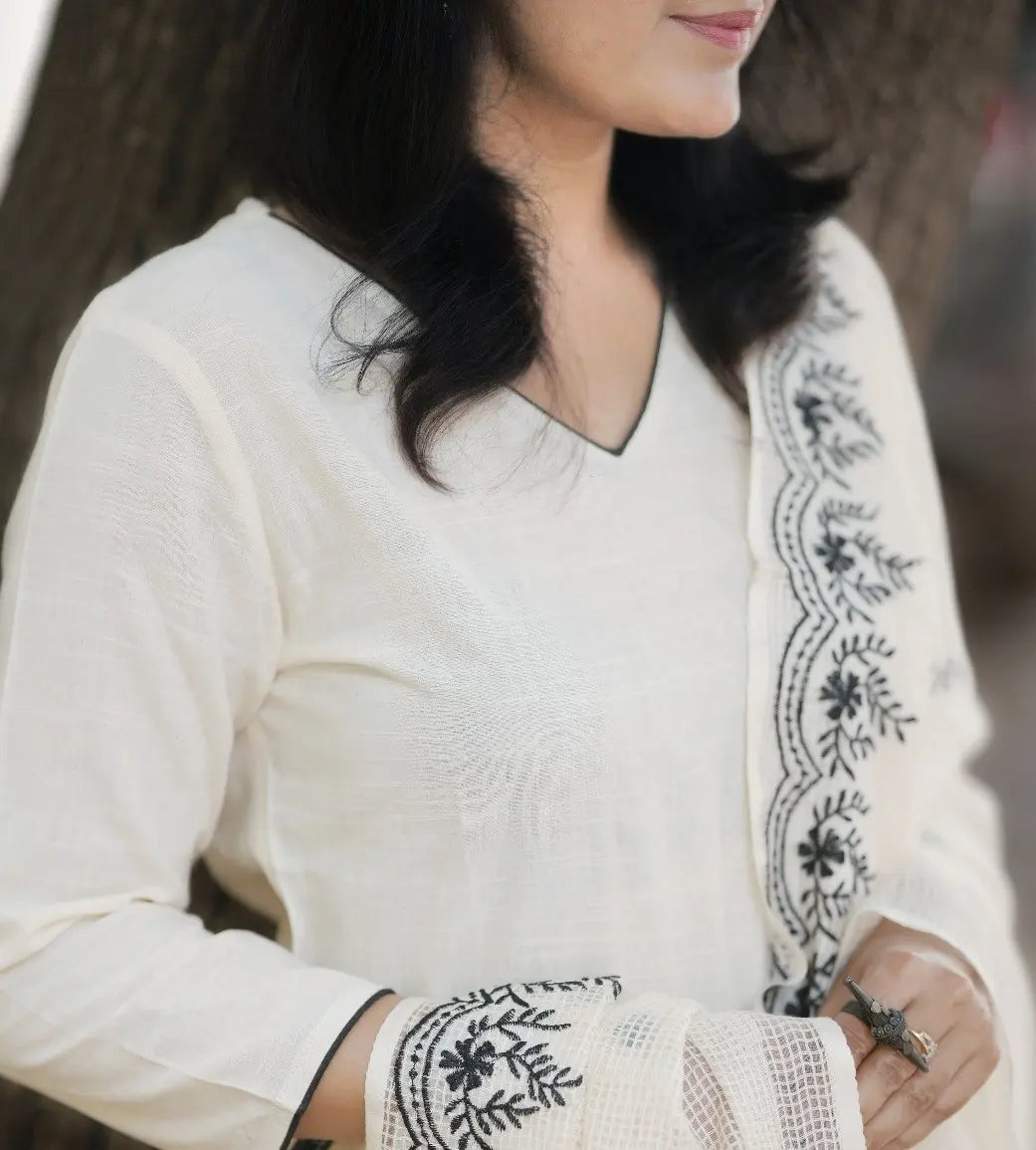 Elegant Off White Cotton Kurta Pant Dupatta Set