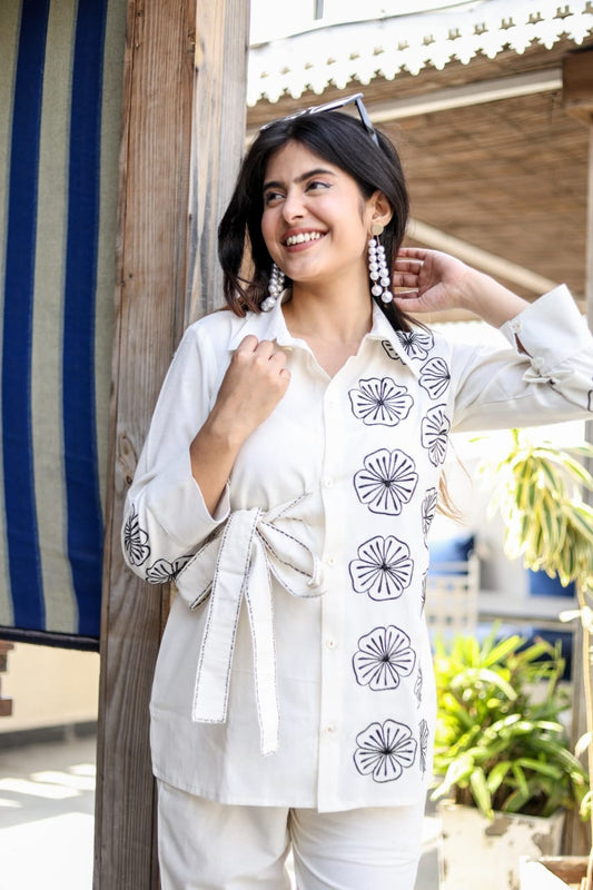Cotton flex kurta set with floral Aari embroidery

