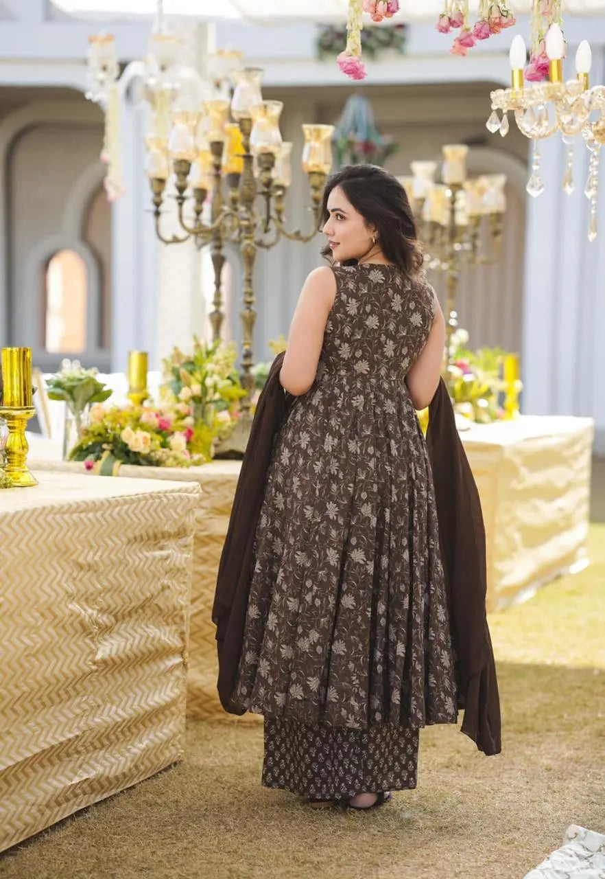 Back design of festive frock style kurta in cotton fabric

