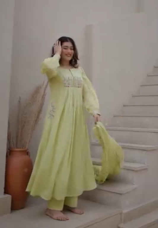 Trisha Yoke Embroidery Suit Set