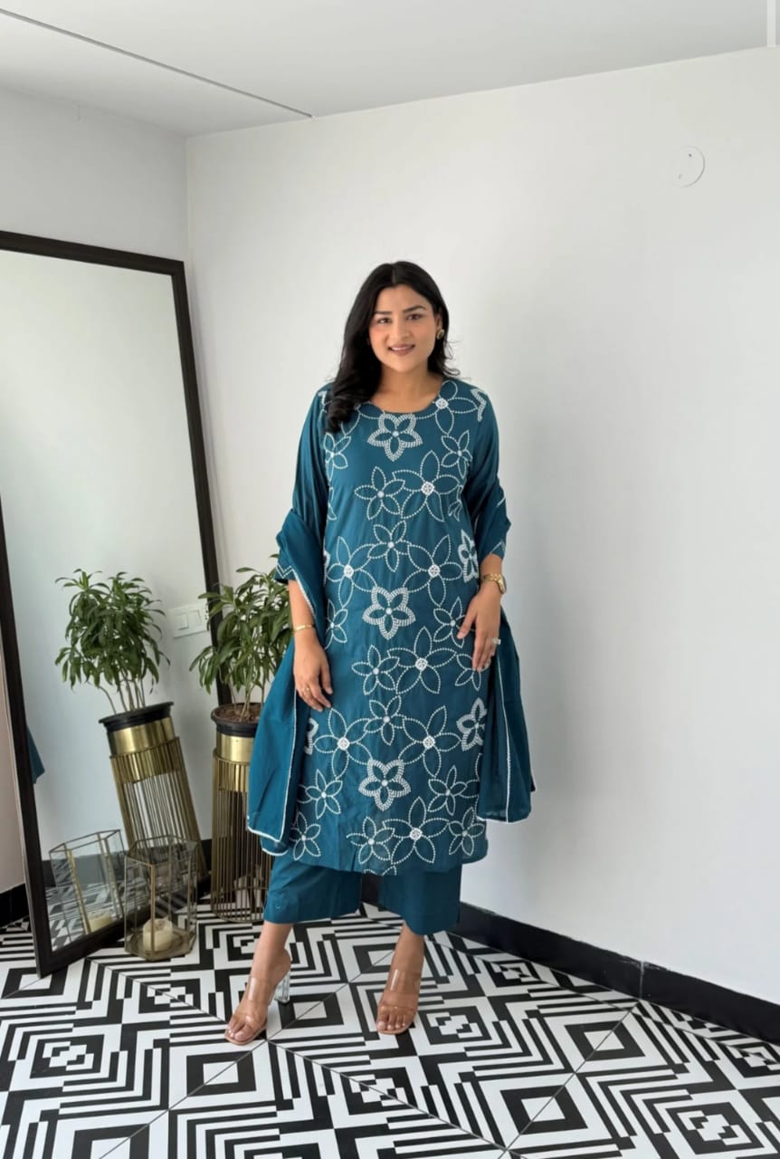 Full thread work cotton kurti pant dupatta set

