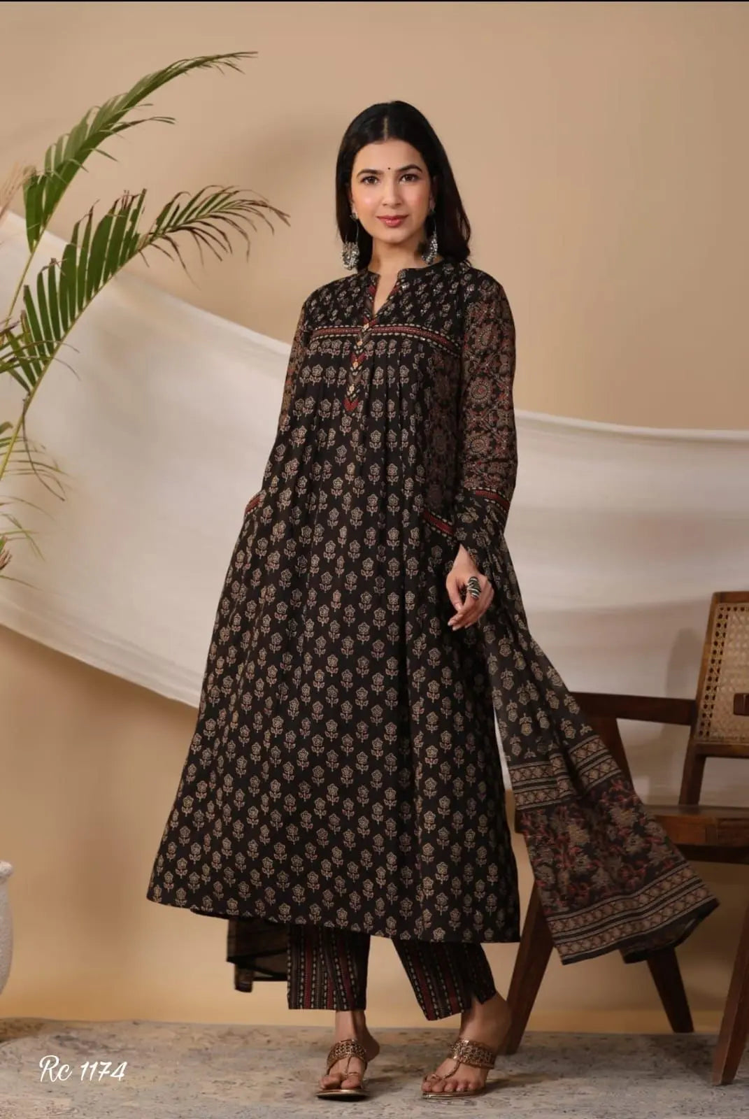 Cotton A-line kurti set with machine print and adda work