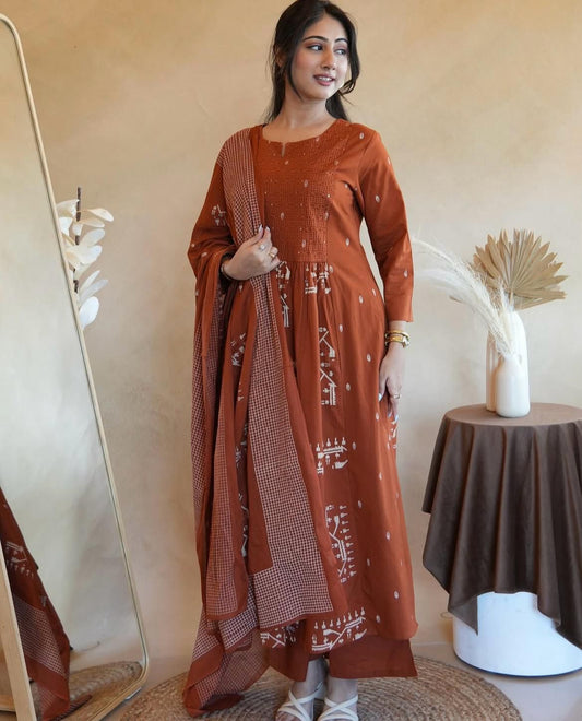 Embroidered cotton Anarkali kurta set with tier pattern


