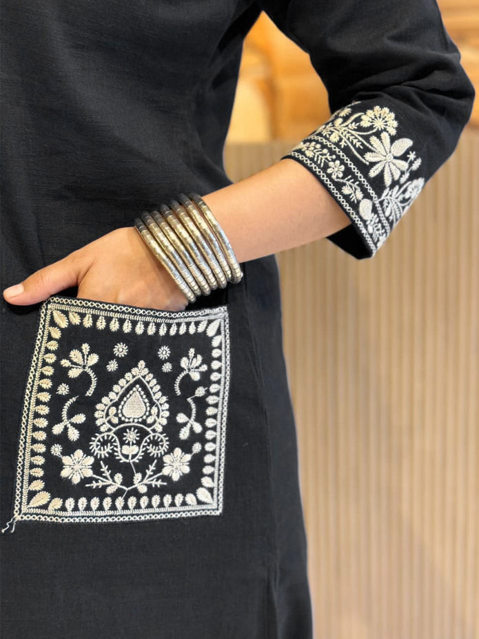 Cotton slub kurti pant set with heavy embroidery

