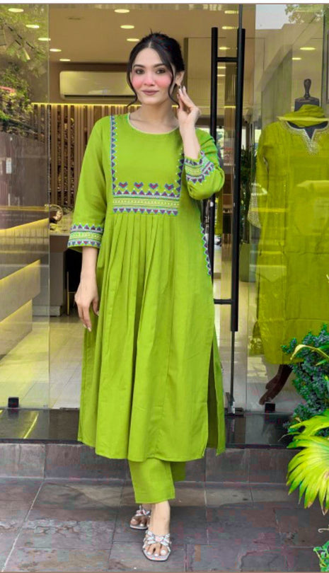 Flared cotton slub embroidered suit set with frill sleeves

