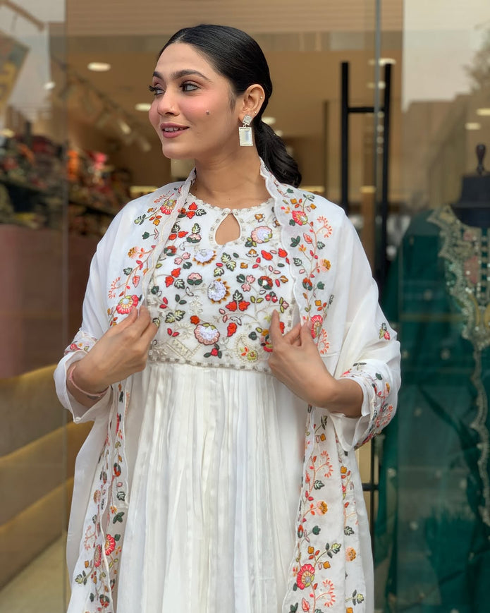 Embroidered yoke cotton kurti with soft malmal dupatta