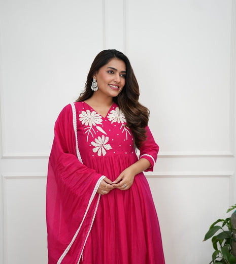 Festive cotton kurta pant set with lace detailed dupatta