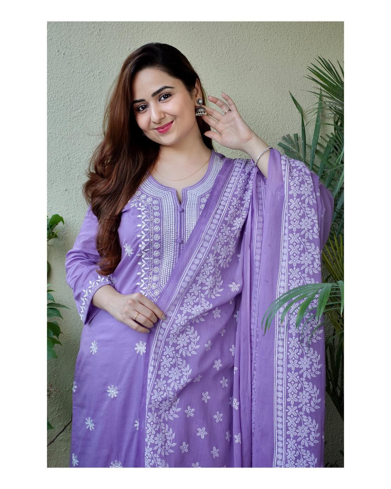 Full set with dupatta draped on model

