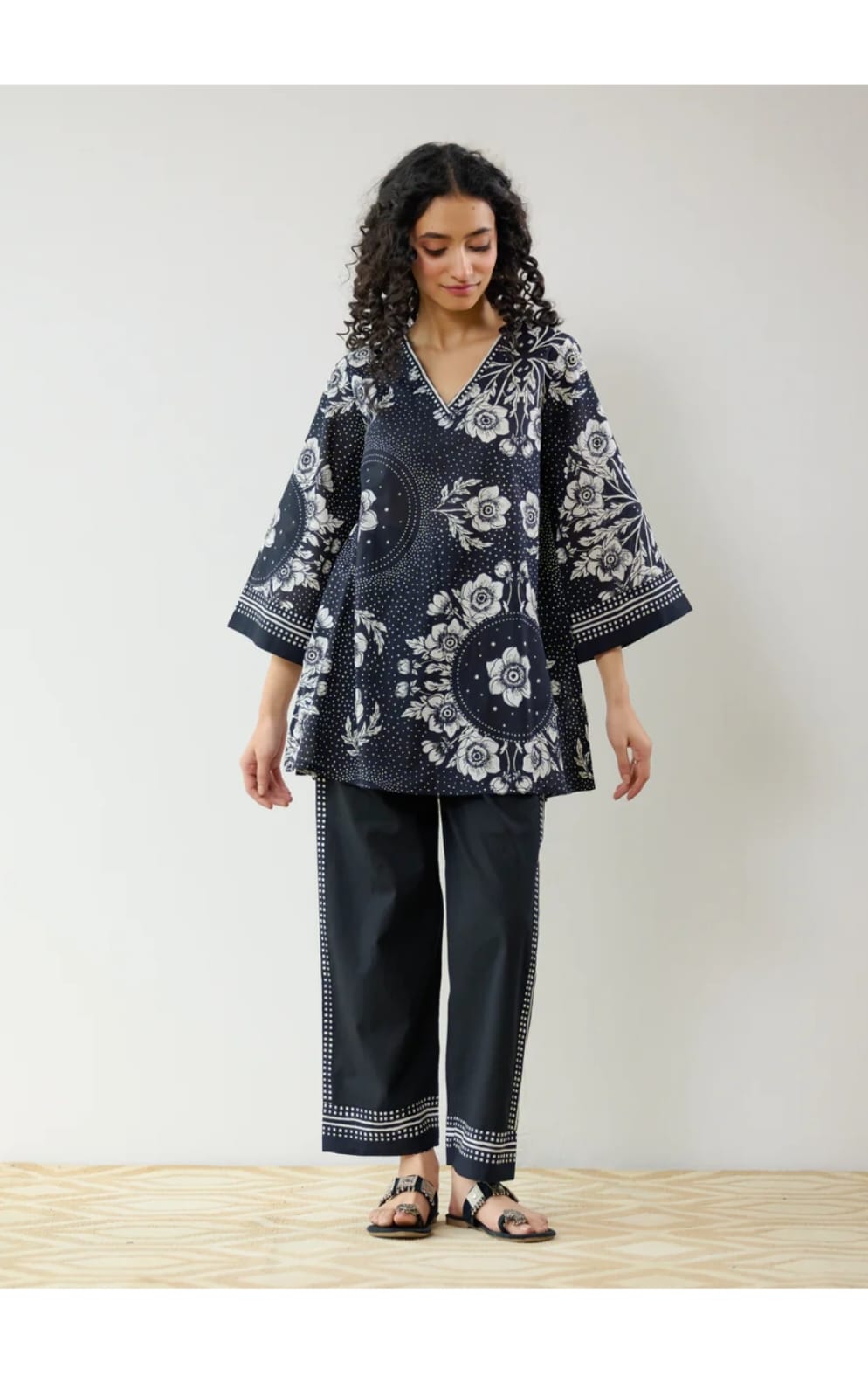 Front view of sunflower print butter cotton cord set

