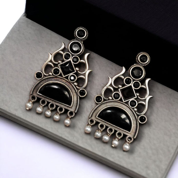 Maabetii Black Stone  Dangler