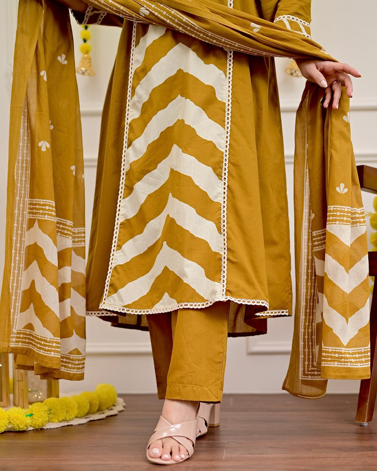 Malmal dupatta cotton kurti set with embroidery front detailing