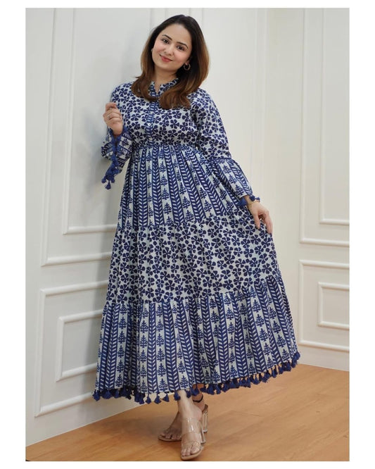 Maabeti Blue Bell Sleeves Kurti