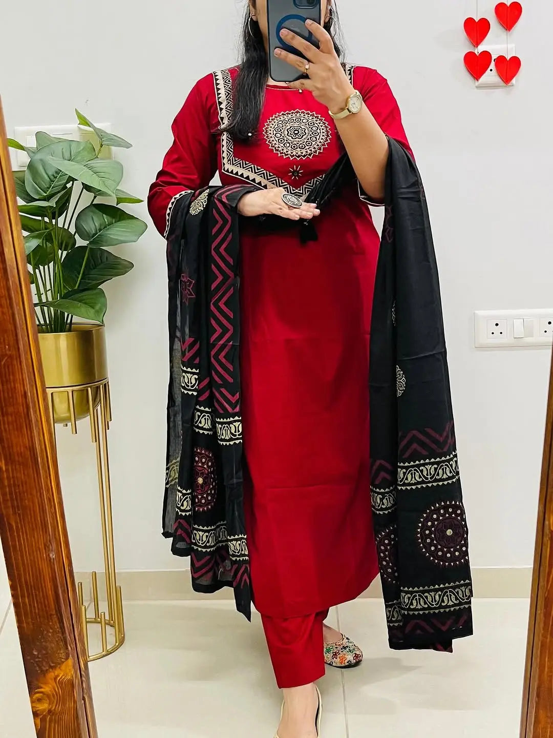 Hand adda mirror embroidery kurti set with tassel detail