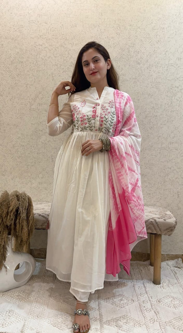 Full set showing kurta, cotton pant, and tie-dye dupatta