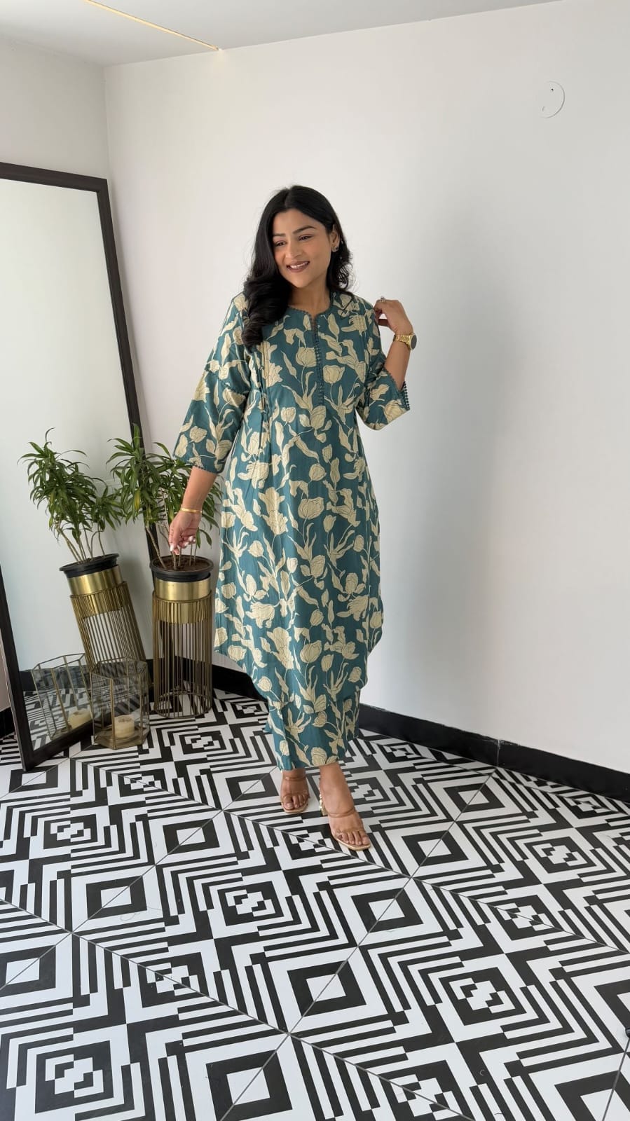 Printed cotton kurta and pant set front view

