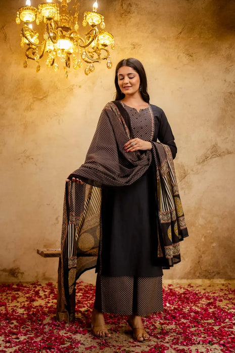 Pure cotton 60x60 kurti set with tubelight yoke embroidery