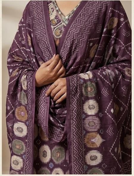 Straight fit purple kurta with V-neck and embroidered detailing