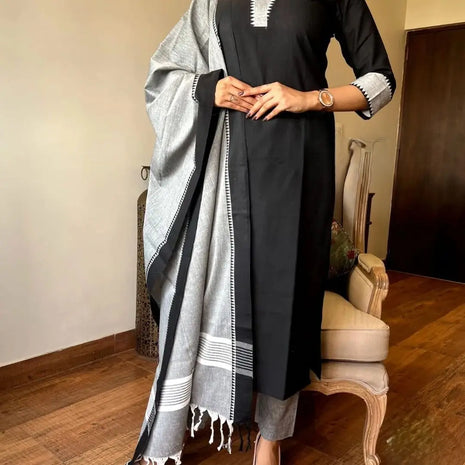 Certified handloom cotton kurta with self thread butti work