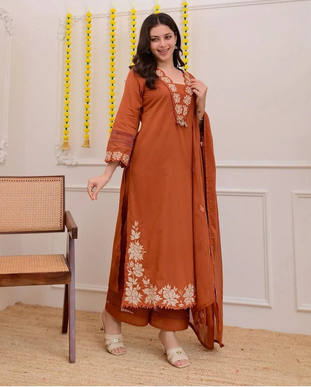 Embroidered cotton suit set in two color options
