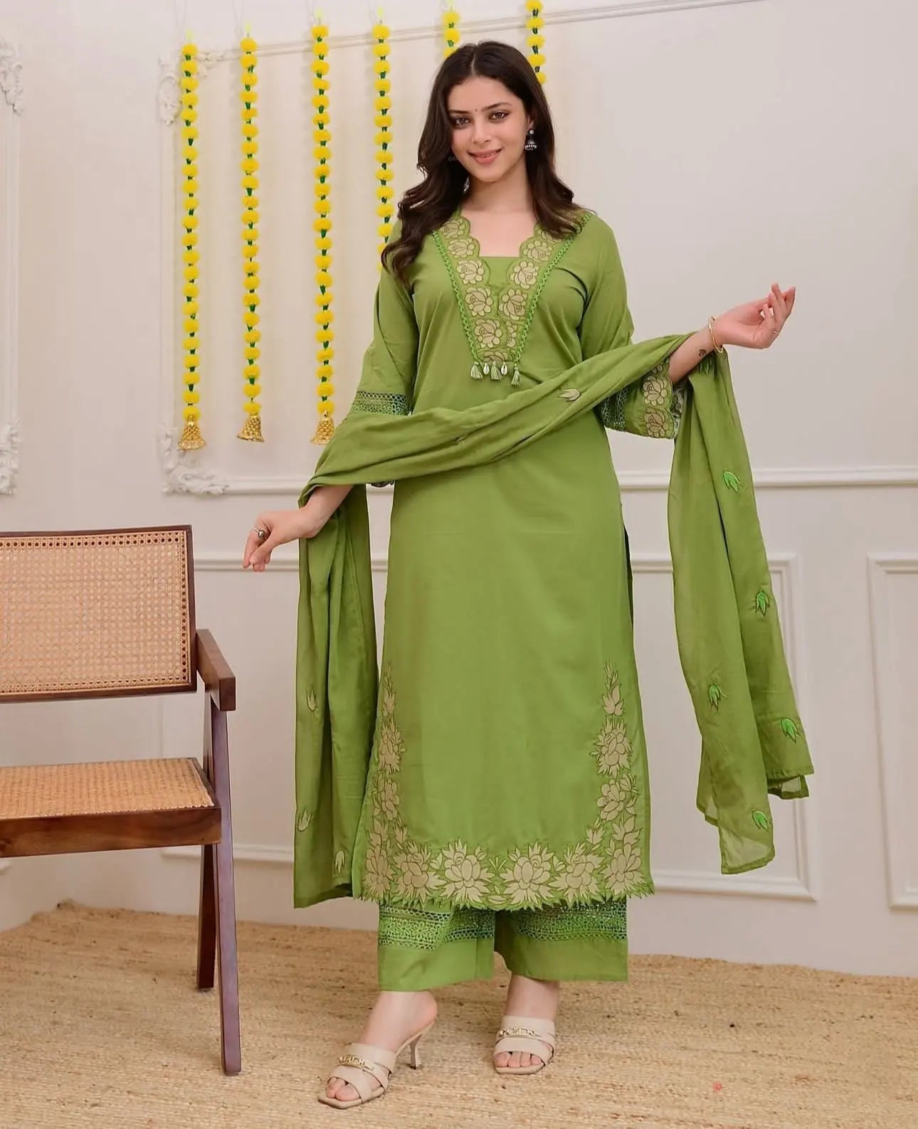 Festive straight kurta with pant and dupatta for women