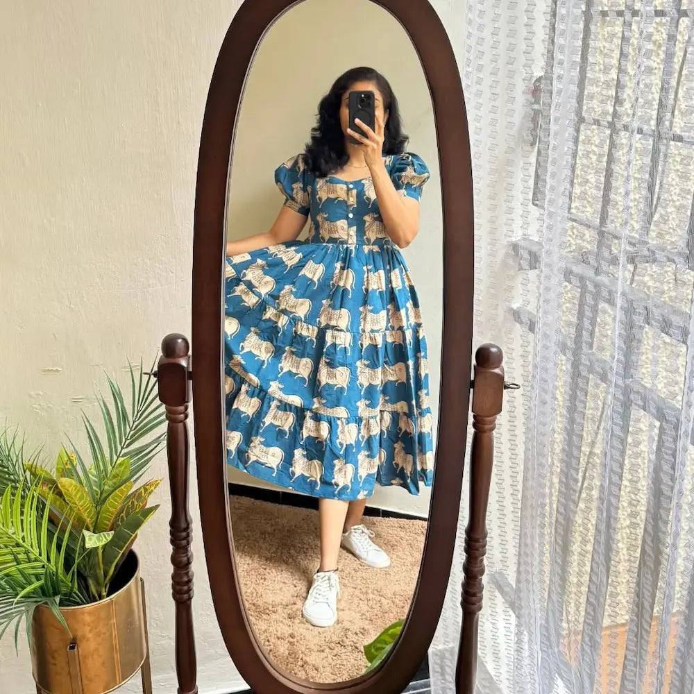 Lightweight printed midi for vacation or brunch look


