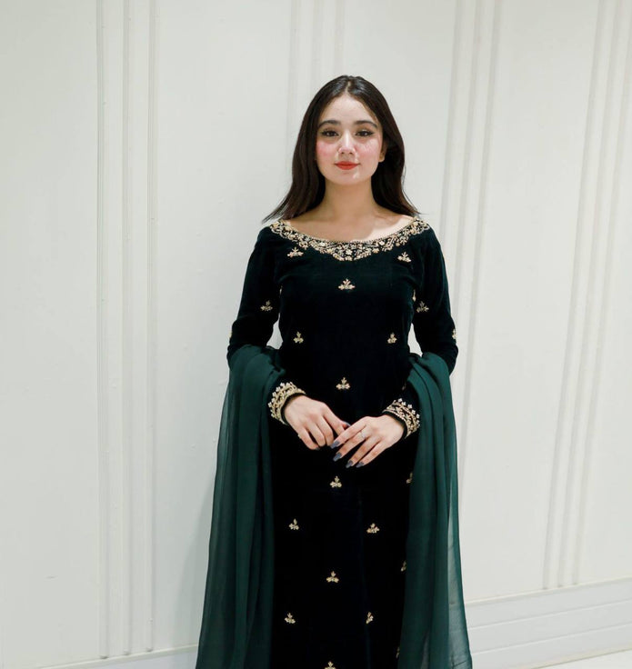 Green sequence work velvet suit set winter collection