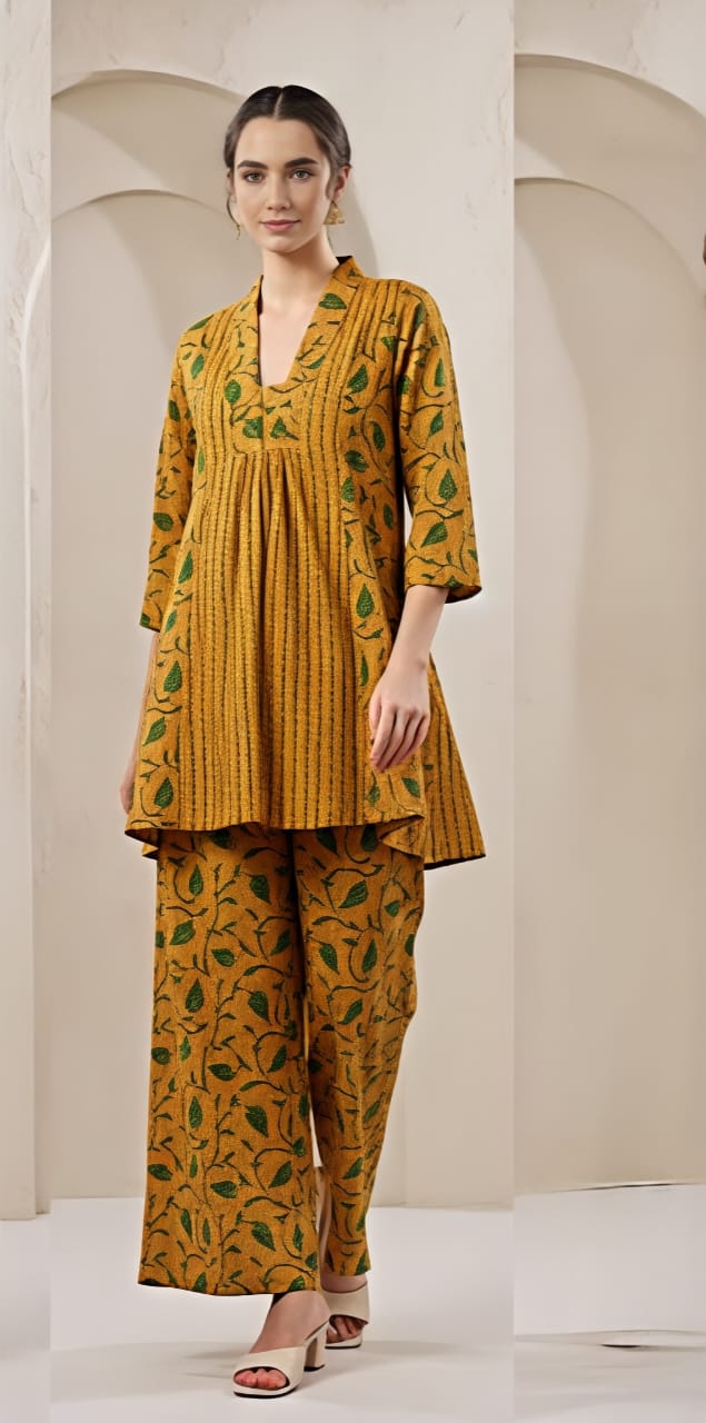 Women’s cotton printed set with V-neck and 3/4th sleeves