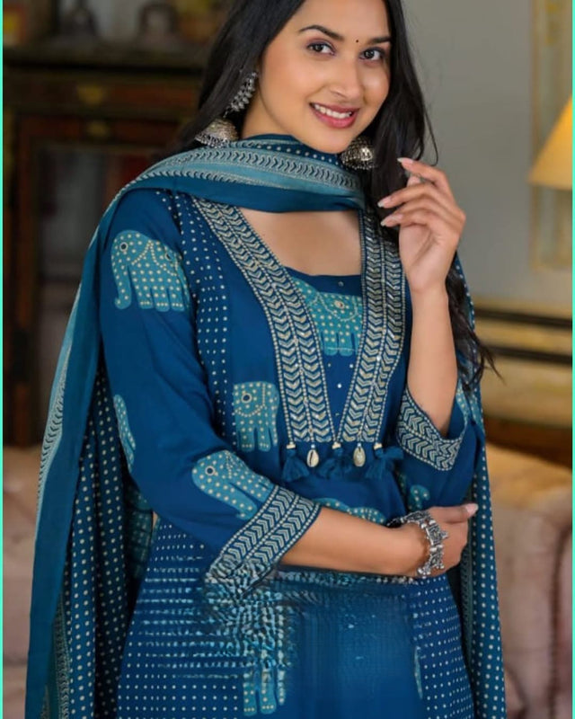 handcrafted yoke on blue cotton kurta

