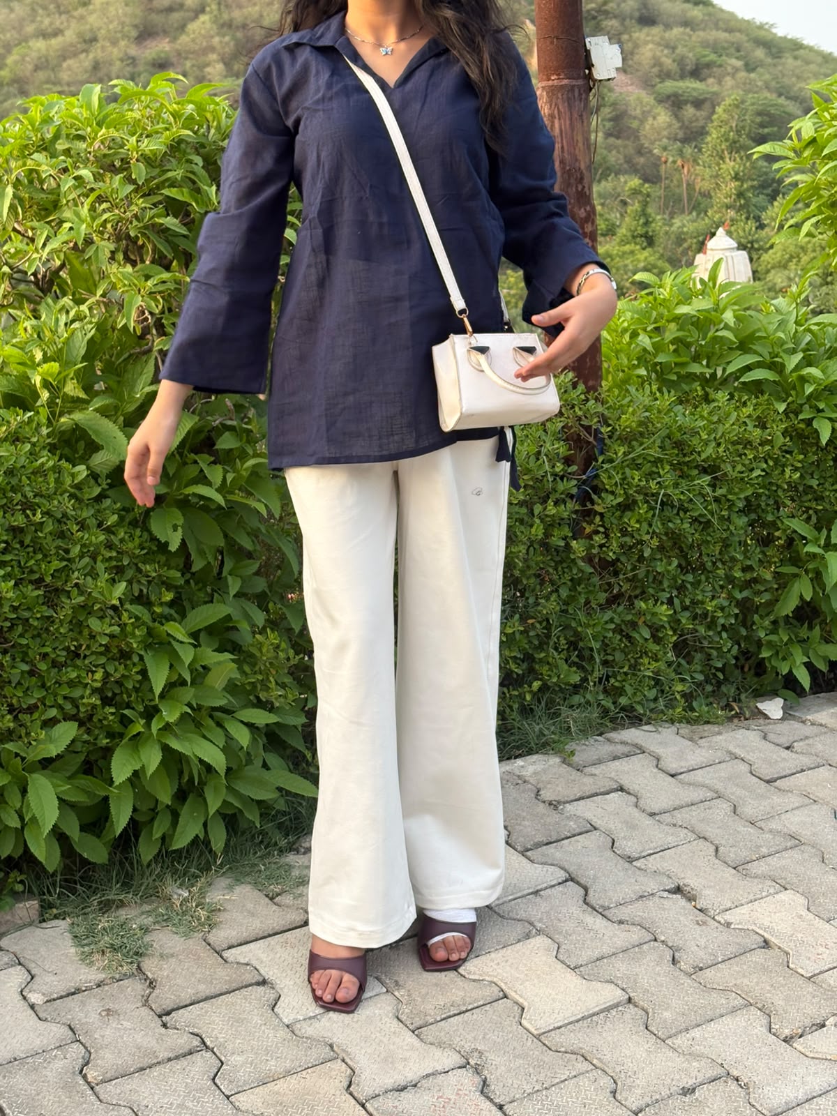 Trendy Short Kurti for Jeans with Collar Neck and Adjustable Back Dori