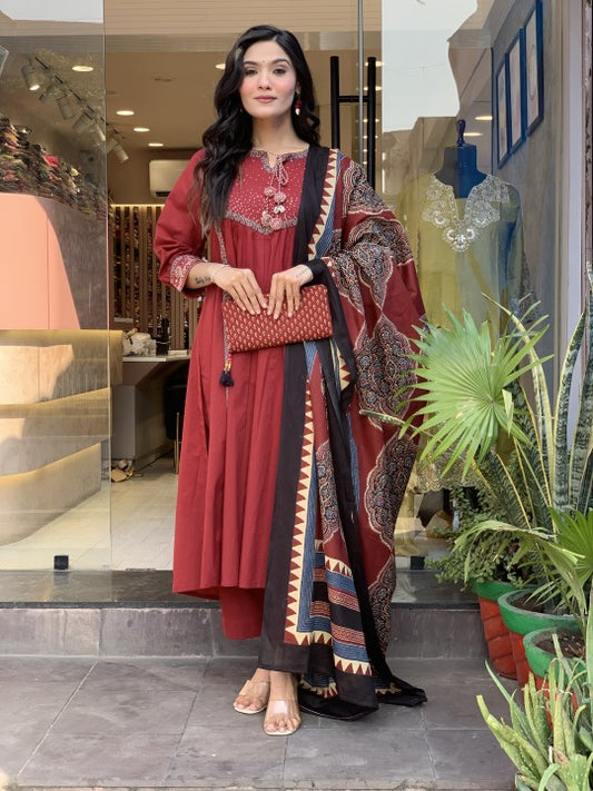 Aarohi Handworked Heavy Cotton Suit Set
