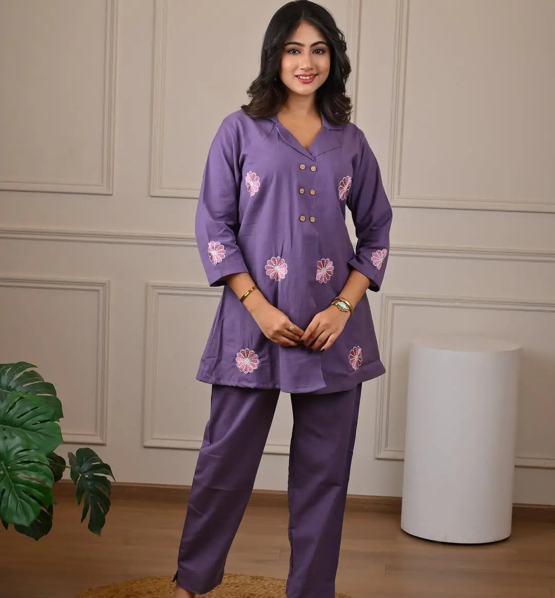 Short cotton top with detailed embroidery and cotton pant

