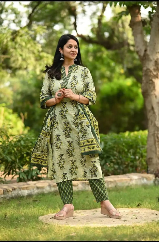 Full set display with kurta, pant, and dupatta

