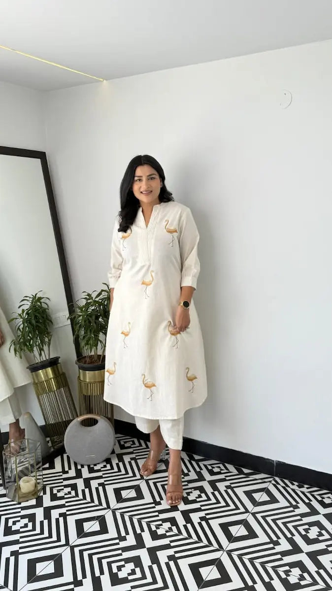 Front view of model in kurti set – summer colours

