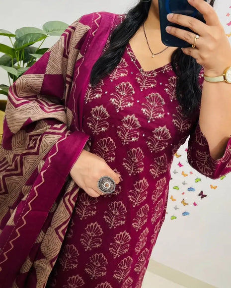 Traditional kurti set in heavy cotton with pants and dupatta

